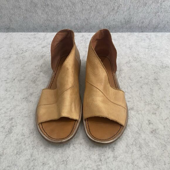 Free People  Women's Size 37 Tan Mont Blanc Asymmetrical Sandal Boho Cognac Flat - Picture 1 of 8